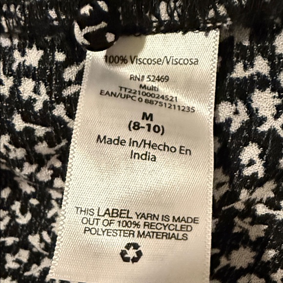 Black and White Sleeveless Maxi Dress - Picture 6 of 7